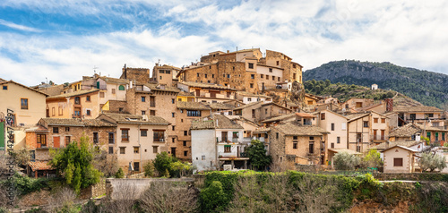 Obraz na płótnie Panoramic view of the town of Beceite with its old stone houses next to the mountain, Aragon. w salonie