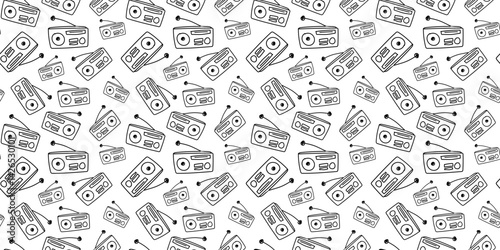 Vector seamless pattern featuring retro radios in black outline style. Ideal for vintage, music, or retro-themed designs, textiles, or graphic design projects.