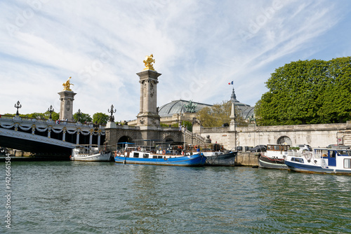 Quais depuis le bâteau mouche