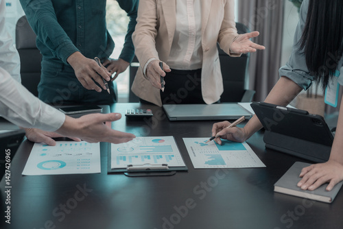 Obraz na płótnie
Business people are talking about charts and graphs showing the results of successful teamwork. Business growth showing the results of teamwork.
w salonie