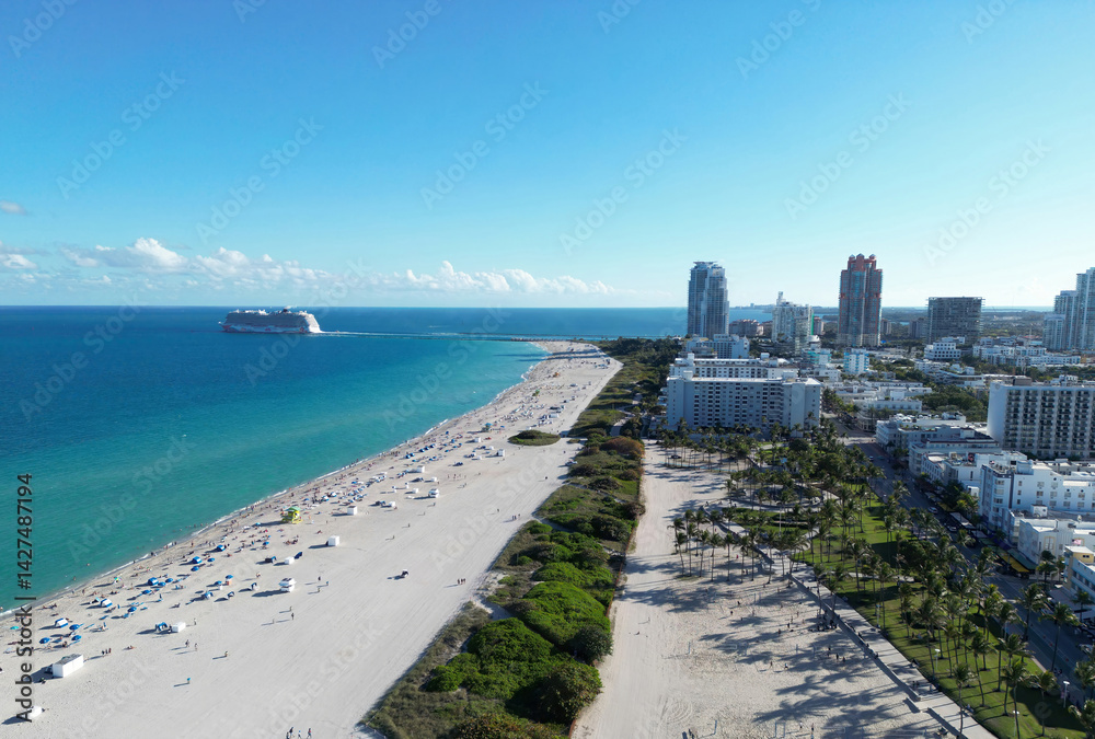 Miami Beach skyline. Sandy beaches of Miami. Miamis famous landmarks. South Pointe beach with skyscrapers. Miami city panorama. Miami skyline and ocean. South Florida. Vibrant South Beach.