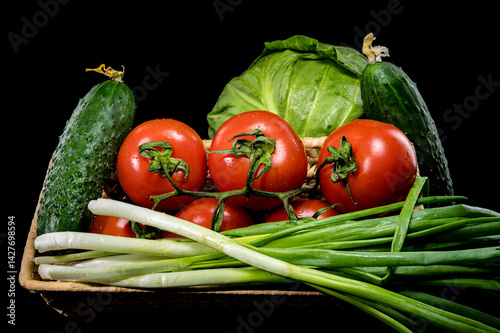 Obraz na płótnie Fresh Vegetables on Wooden Tray w salonie