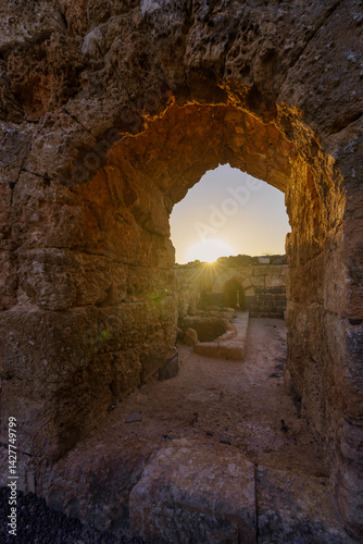 Obraz na płótnie Sunrise view of the crusader Belvoir Fortress w salonie