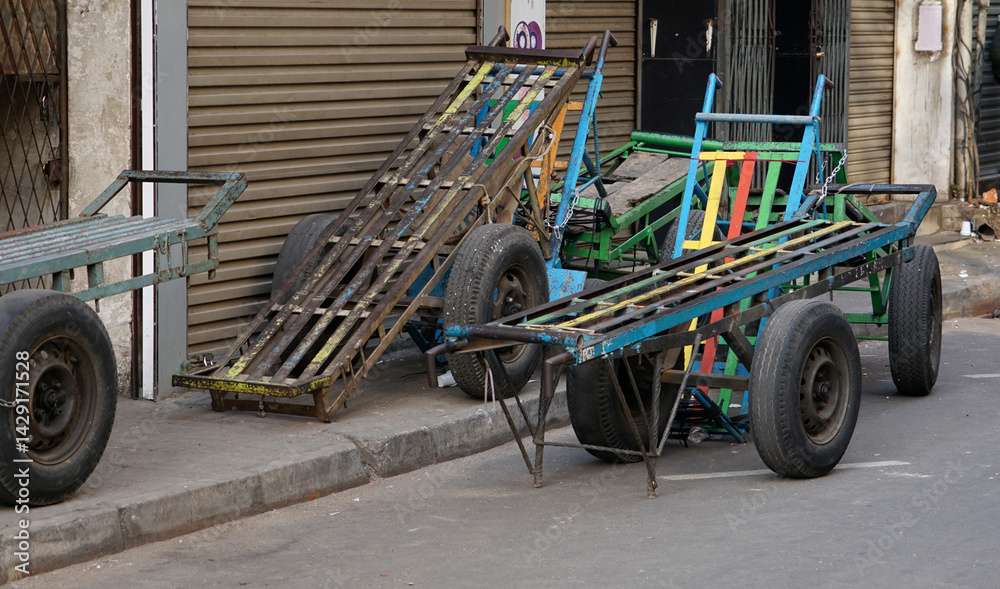 Fototapeta premium market carts in the streets of colombo