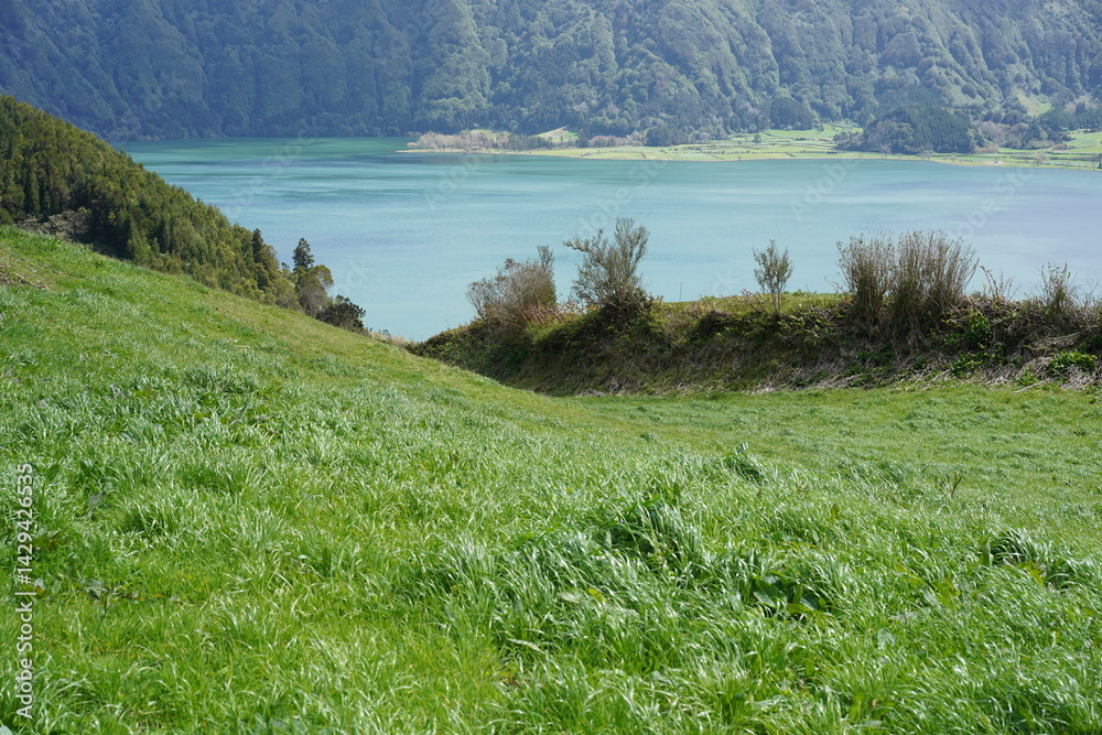 Blick auf den Lagoa Azul von Sete Cidades auf São Miguel