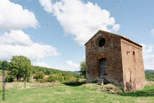 an old house in tuscany countryside