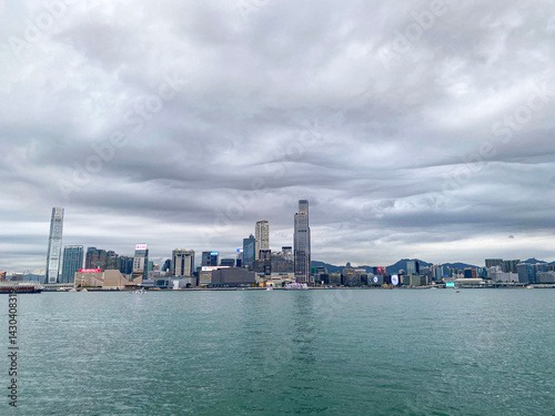 Obraz na płótnie Hong Kong Cityscape Under Overcast Sky w salonie