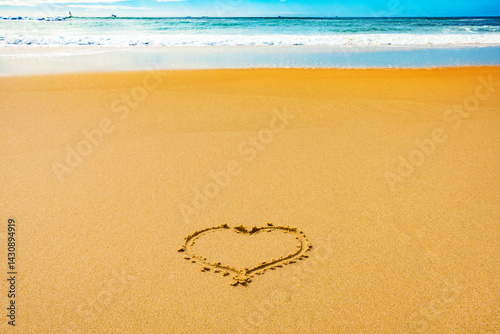 Sandherz am Buddina Beach an der sunshine coast in australien