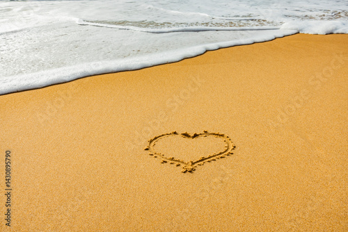 Sandherz am Buddina Beach an der sunshine coast in australien