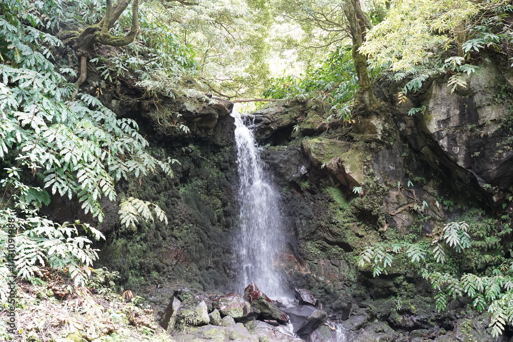 Kleiner Wasserfall bei Maia auf São Miguel