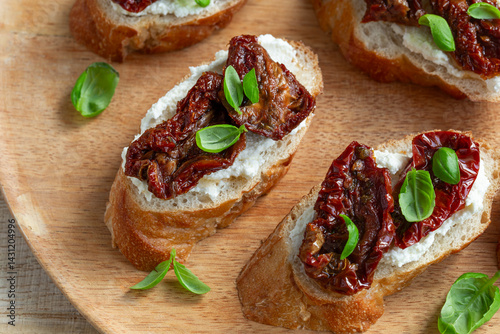 bruschetta with sun dried tomatoes