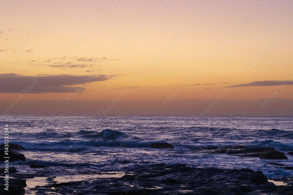 Obraz premium Sun rising on the South Coast of South Africa in Uvongu, Margate. 