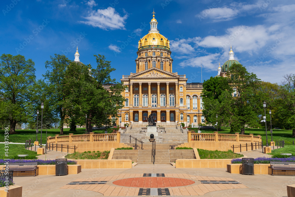 Des Moines, Iowa, USA at the Capitol Building