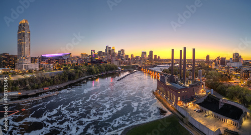 Obraz na płótnie Minneapolis, Minnesota, USA Skyline over the Mississippi River w salonie