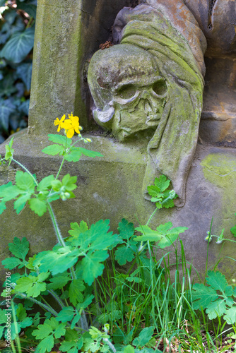 Obraz na płótnie Historic Statue on the spring mystery old Prague Cemetery, Czech Republic w salonie