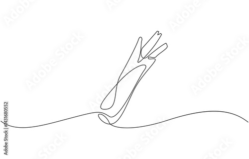 One line drawing art illustration with lettering organic leeks, Single one line drawing whole healthy freshness organic leek for plantation logo identity. Fresh ingredient concept for vegetable icon.