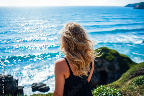 Obraz na płótnie Woman Contemplating Ocean Views w salonie