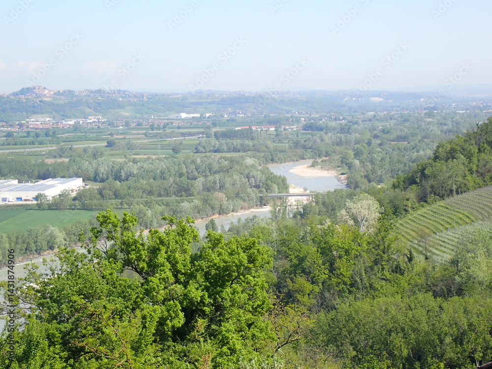 Obraz premium Tanaro river by town of Barbaresco