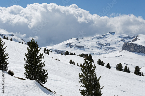 Paysages de montagne enneigée de flaine, proche du mont blanc