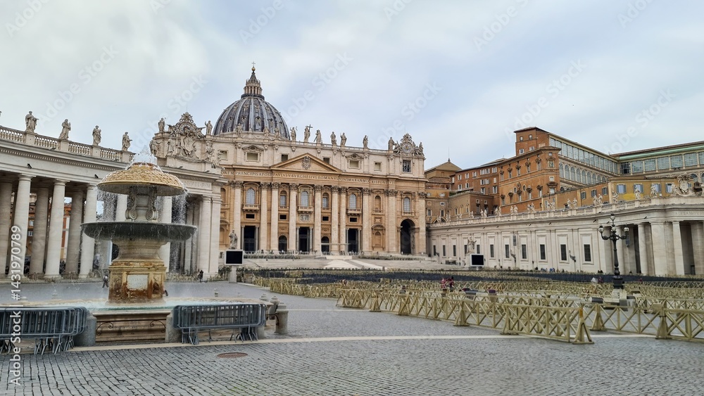 Obraz premium A Walk Through the Vatican: St. Peter's Square and Basilica