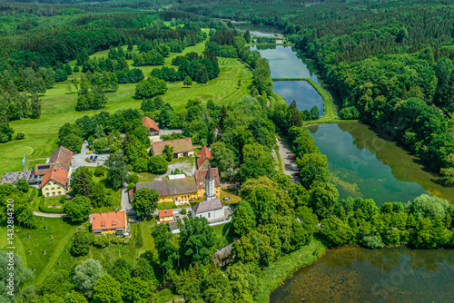 Obraz na płótnie Ausblick auf das Tal des Anhauser Baches bei Bobingen-Burgwalden in Schwaben im Frühsommer w salonie