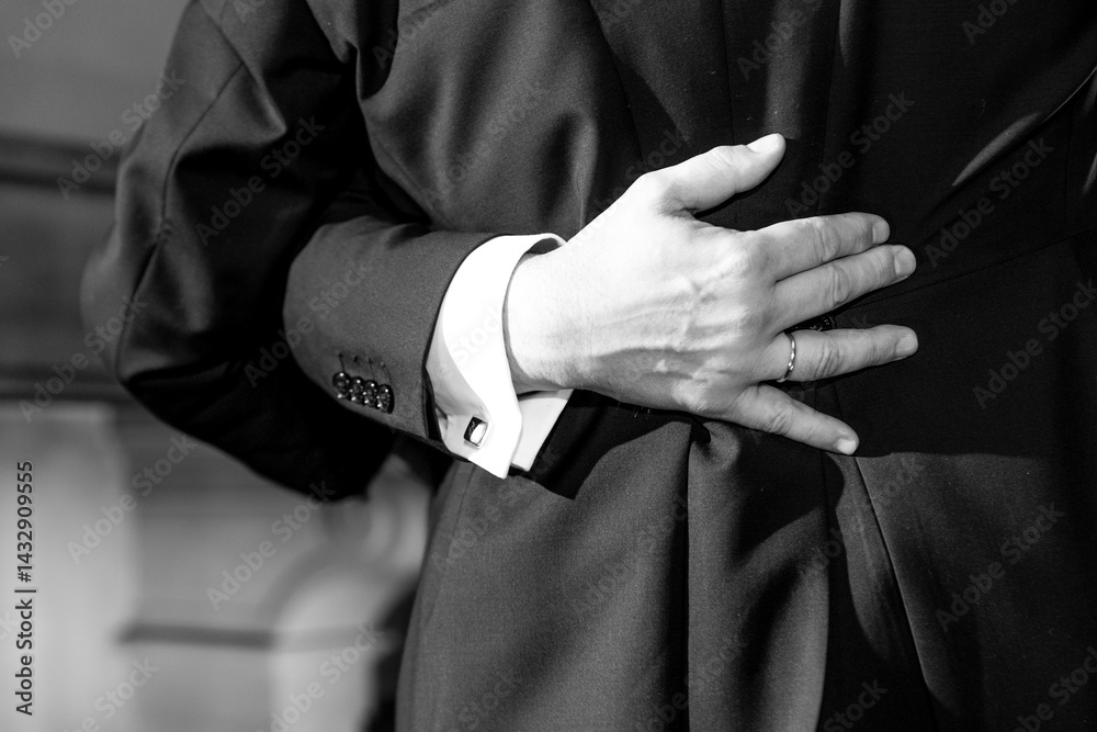 © MariaFernanda - agiotaje, mano, boda, hombre, acuerdos, trabajo en equipo, participación, concepto, par, amor, novio, novios, hombres, matrimonio gay, igualitario, unión, ceremonia, manos, abarazo © MariaFernanda - agiotaje, mano, boda, hombre, acuerdos, trabajo en equipo, participación, concepto, par, amor, novio, novios, hombres, matrimonio gay, igualitario, unión, ceremonia, manos, abarazo