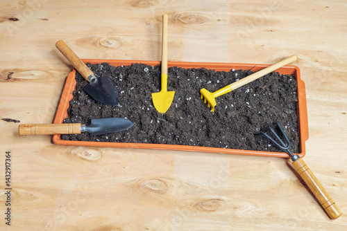 tools for floriculture, indoor floriculture