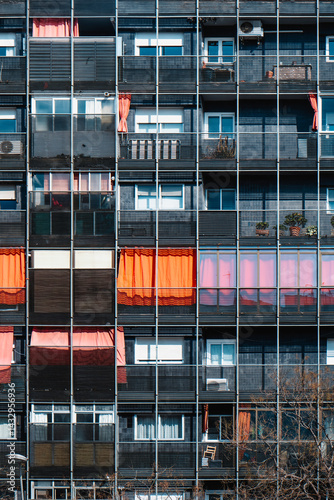 Obraz na płótnie detail of a modern apartment building w salonie