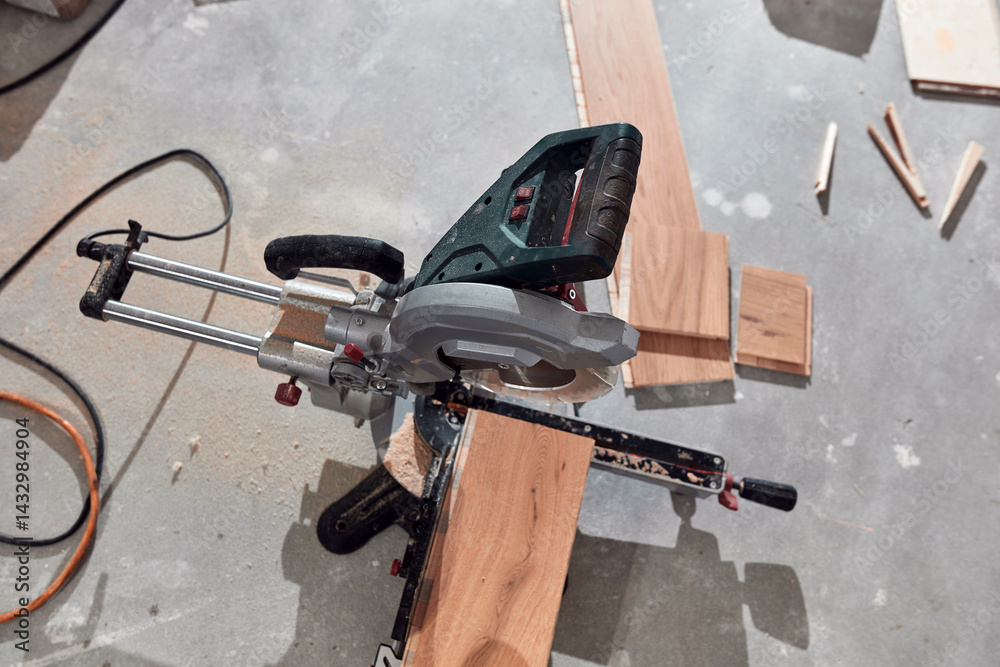 Circular saw for cutting laminate hardwood floor.