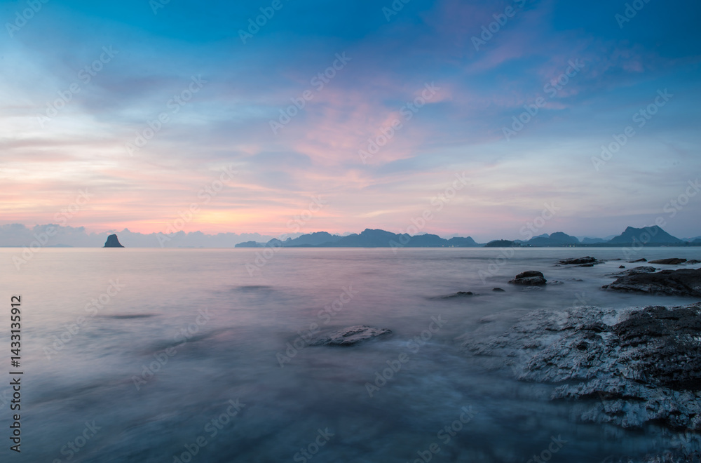 Obraz premium Sunset sea sky nature clouds landscape beautiful