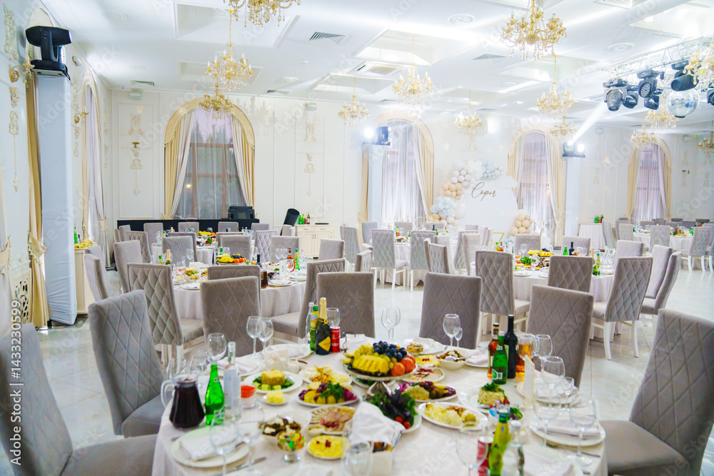 Served round table in the banquet hall. the banquet hall.
