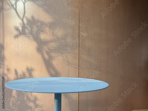 Obraz na płótnie Blue Round Table and Soft Shadow w salonie