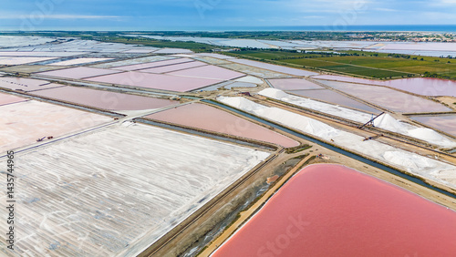 Obraz na płótnie Aerial view of the Aigues-Mortes salt marshes in Camargue, southern France w salonie