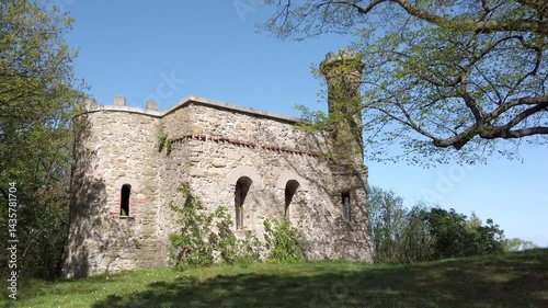 Trazberg Warte Frontansicht, Wien, Aussichtsturm, Wachturm in Hietzing  