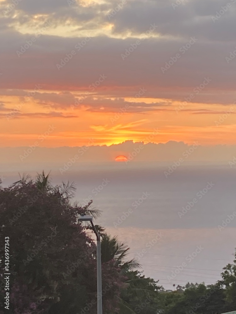 Fototapeta premium sunset over the sea