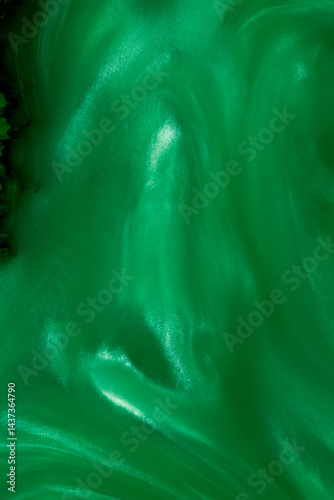Obraz na płótnie closeup of green epoxy reiain background w salonie