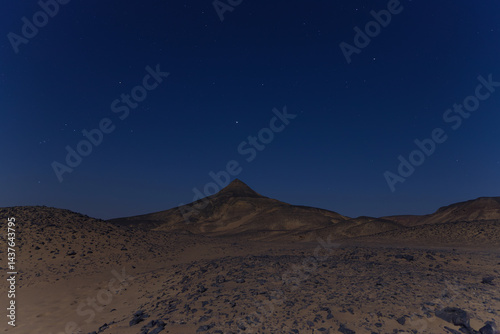 Obraz na płótnie Starry night in the black desert in Egypt w salonie