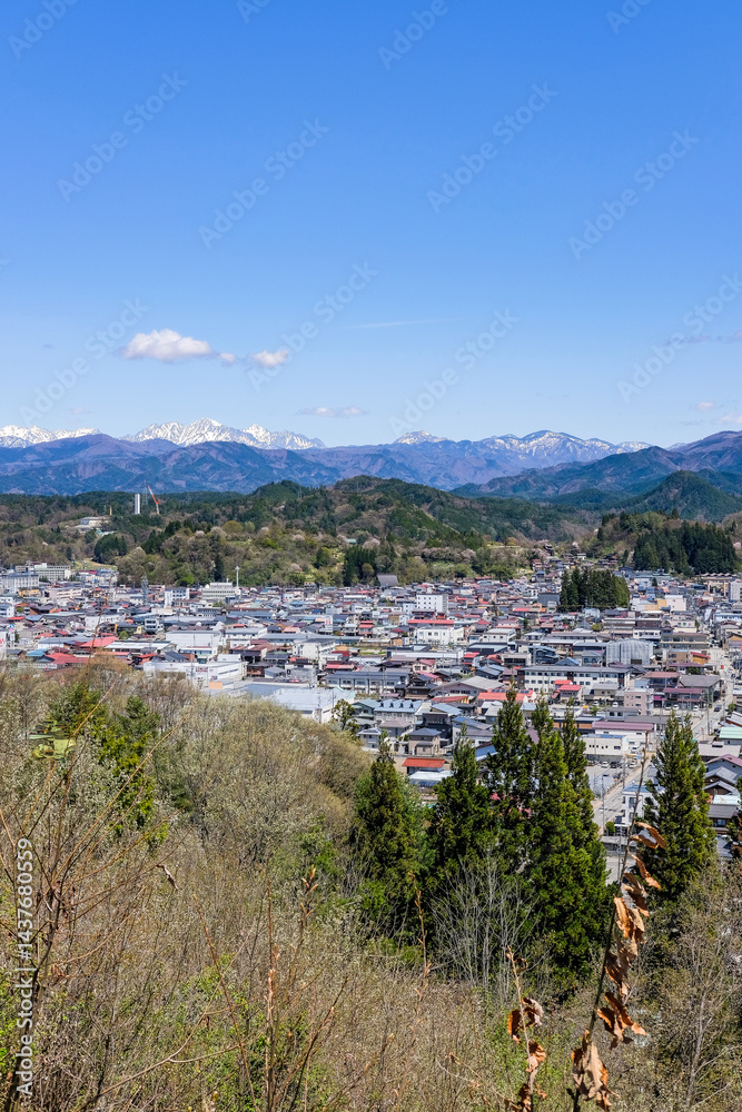 Naklejka premium 岐阜県飛騨高山と山の風景