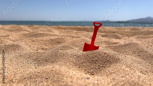 A beach paddle is an indispensable tool for creating sand castles and playing on the beach. This is a simple but functional device that helps children and adults create real works of art out of sand.