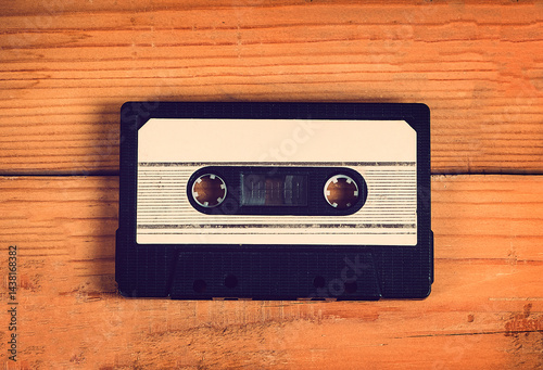 Obraz na płótnie Old Audio Tape Cassette w salonie