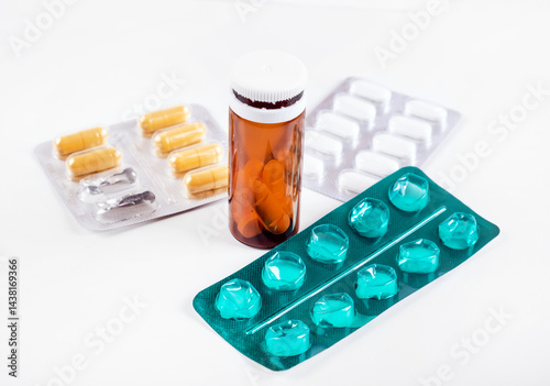Obraz na płótnie Pills on the White w salonie