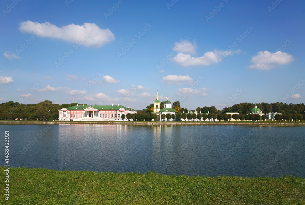 Obraz premium Panorama of the museum-estate Kuskovo from the Bolshoy Dvortsovy pond. Moscow, Russia
