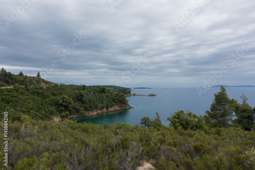Obraz na płótnie Beautiful scenery by the sea under a cloudy sky in Sithonia, Chalkidiki, Greece w salonie