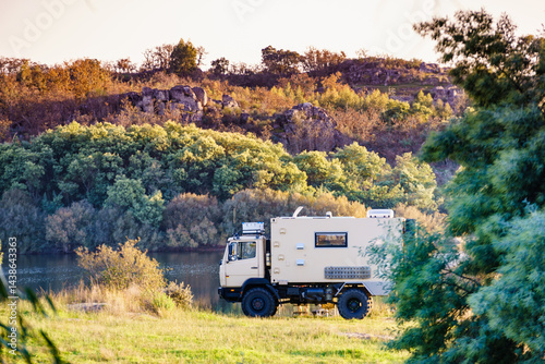 Obraz na płótnie Offroad camper 4x4 truck on nature w salonie