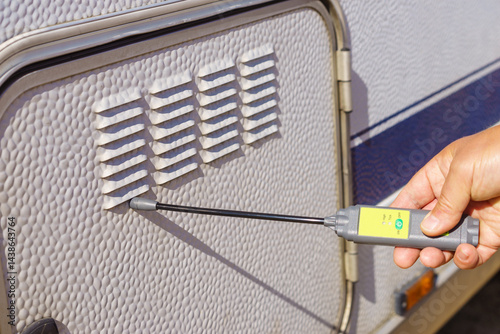 Obraz na płótnie Using gas detector in camper vehicle w salonie