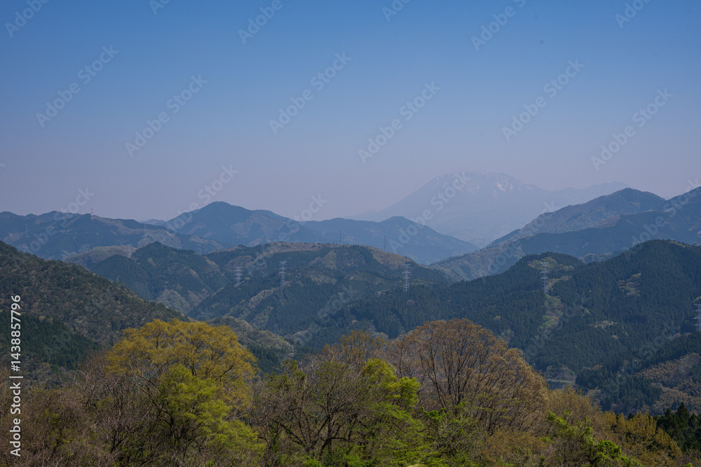 日本の鳥取県の春の大山の美しい風景 日本の鳥取県の春の大山の美しい風景