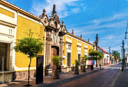 Obraz na płótnie Traditional houses in Tlaquepaque, Guadalajara, Mexico w salonie