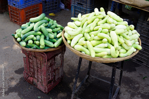 Obraz na płótnie fresh vegetables on a local market in mumbai, india w salonie
