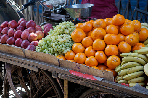Obraz na płótnie fresh fruits from the local market in india w salonie