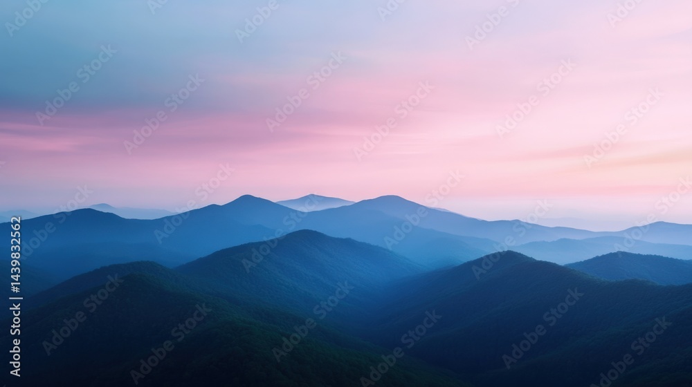 Obraz premium Blue mountain range under colorful sky